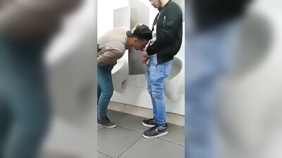 Banheirao Public Toilet Oral Sex Caught Boy Porn Video - Gay Bathroom Hookups!