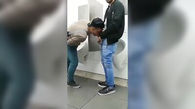 Banheirao Public Toilet Oral Sex Caught Boy Porn Video - Gay Bathroom Hookups!
