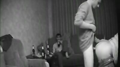 Teen Bisexual Boys in Dark Room Bipcam Classic Gay Sex - Trio Delight!