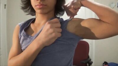 Teen Body Flexing: Hot Amateur Bareback Action!