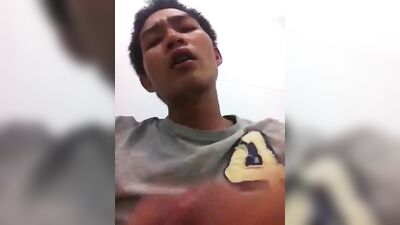 Enrique's gooey wank