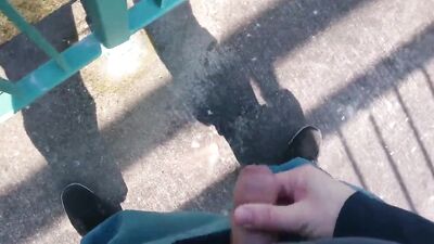 Jerking on the motorway bridge