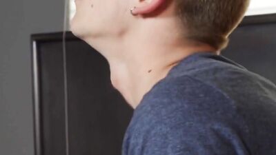 AA Vid - Gay porn Hung fucks a twink