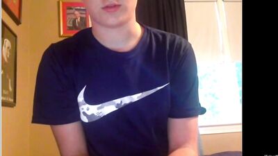 Teen wanks in Nike shorts
