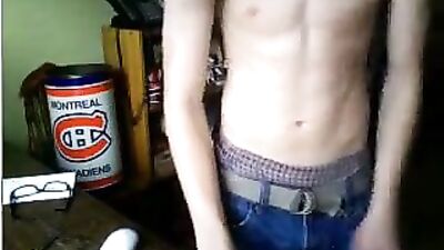 Cute Canadian twink wanks and shoots his jizz on webcam