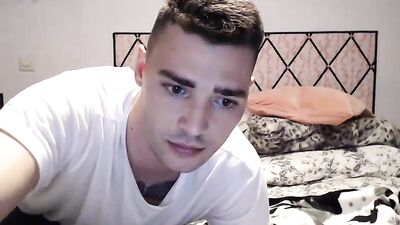 Gay Colombian Webcam Latino Amateur - A hot and steamy online adventure awaits you!