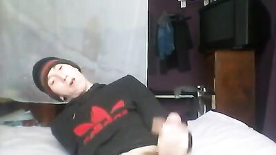 Big Dicks & Twinks: Jerking Off In The Woods!