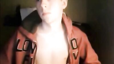 BibCam No. 139 - Dennys Amateur Web-Cam Debut: An Eighteen-Year-Old Porn Star!