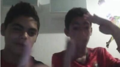 Gay Porn Amigos novinhos gozando - Straight Boys Cum Shots