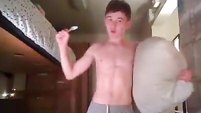 Gay Porn Web Cam Showdown - Waylon Parkers Dildo Cams