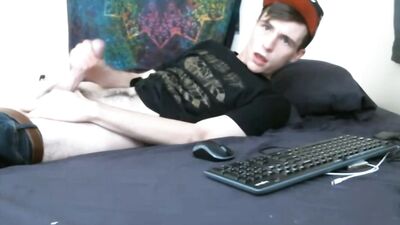 Hottie Plays: Web-Cam Solo Gay Porn Video