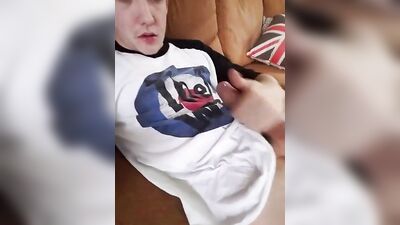 Cumshots Galore: A Gay Porn Video with Cute Boys and More!