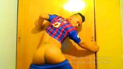 Shaking Soccer Ass - Cumming Amateur Action