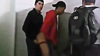 Gay Porn Baise dans des WV publics with Sounds of Background