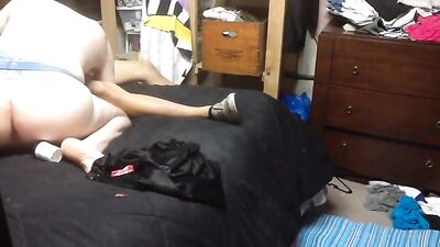 Gay Porn Video: Amateur Cumshots (Cam 8707)