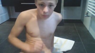 Cumming Twink Amateur - Cute Handjob on Cam