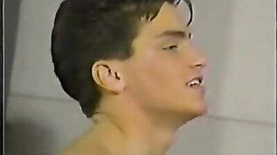 University Hookup: Raw & Bareback Action