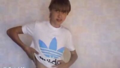 Blond Boys Bliss: Skinny Kostiks Solo Showcase