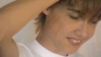 Blond Boys Bliss: Skinny Kostiks Solo Showcase