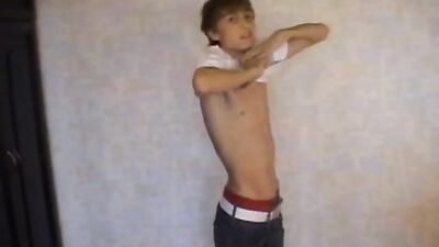 Blond Boys Bliss: Skinny Kostiks Solo Showcase