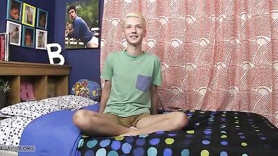 Blonde-Brunette Boy Benjis Beautiful Boner: The Ultimate Cumshot Challenge