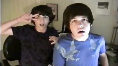 Discover the hottest web-cam fun with Louis and Zachs Ding Dong Song!