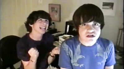 Discover the hottest web-cam fun with Louis and Zachs Ding Dong Song!