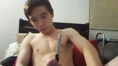 Cumming with Cute Boy: Amateur Handjob Cam Cumshot