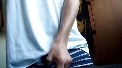 Amateur Cum Shots Handjob Cam 8880: The Ultimate Gay Porn Experience!