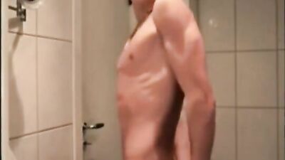 Gay Muscle Boy Cam Show