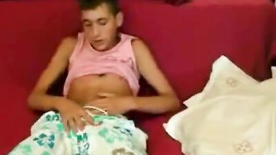 Young Cumshot Boy: Exploring First-time Amateur Experience!