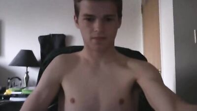 Straight College Boy Wanks and Shower in Gay Webcam Show!!