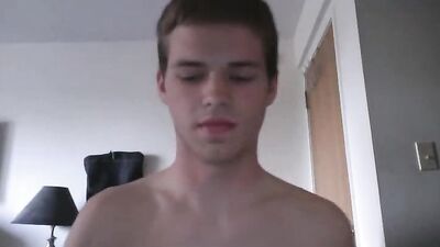 Straight College Boy Wanks and Shower in Gay Webcam Show!!