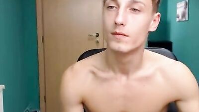 Webcam Romanian Hottie: Unleashed Horniness on the Rise!