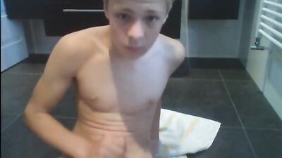 CUTIEs Foot Fetish Cumshot Extravaganza