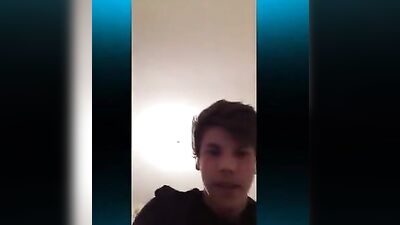 Web Cam: Cumming For The Camera!