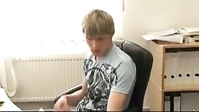 Blonde Threesome: Bareback Blond Boys Cum Shots!