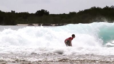Surfing Heat: Matt Meolas Awesome Ride!