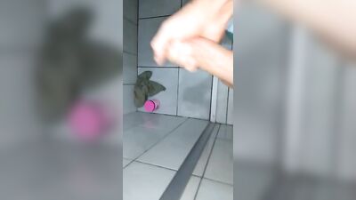 Punheteiro Teen No Banho: Bisexual Amateurs Take A Bath