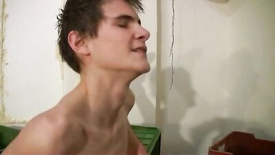 Skinny Twink Bareback Oral Cum Swapping