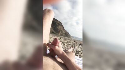 Beach Bums - Amateur Cum Shots Public Outside