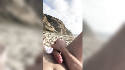 Beach Bums - Amateur Cum Shots Public Outside