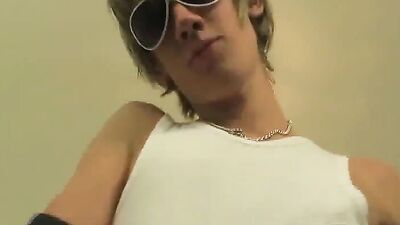 Handjob Bliss - A Gay Porn Adventure!