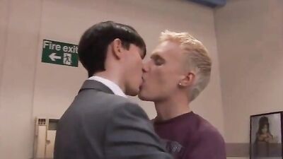 Office Bareback Flip - The Ultimate Gay Porn Experience!