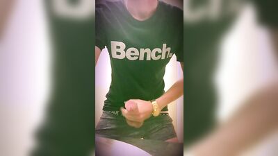 Hands On Amateur Cumshots Cam 9321: Sensual Touches and Jaw-Dropping Finishes!