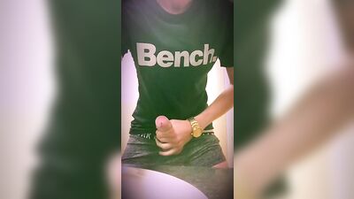 Hands On Amateur Cumshots Cam 9321: Sensual Touches and Jaw-Dropping Finishes!