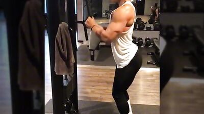 Workout Biceps (Gay Fetish Amateur Big Cocks)