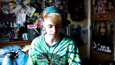 Amature Blond Boys Solo: The Ultimate Cam Experience!