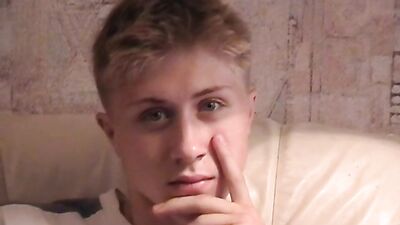 Felixs Handjob: A Solo Excitement!