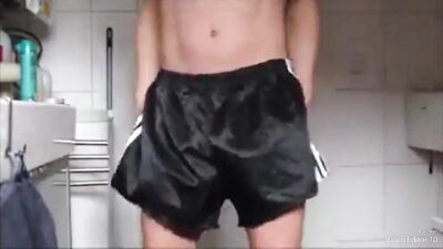 Diversión en shorts brillante